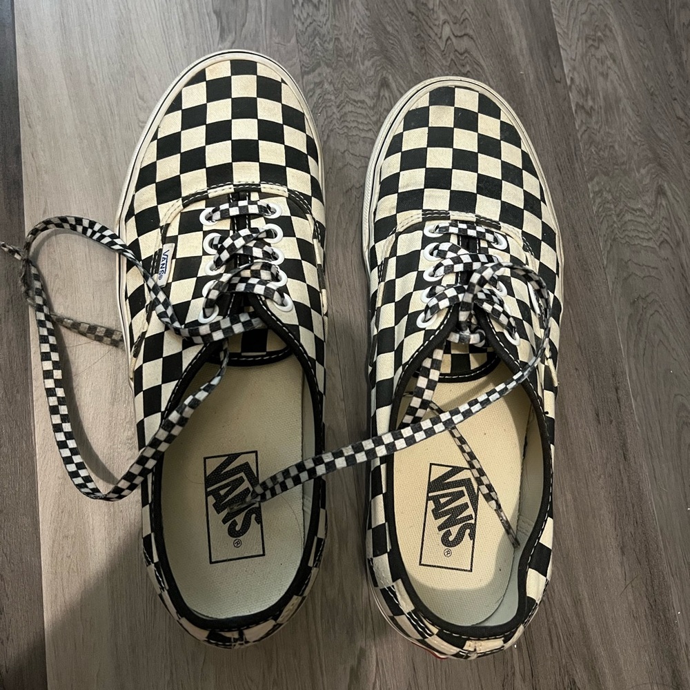 Vans shoes unisex - US size 9 (men) and 10.5 (women)